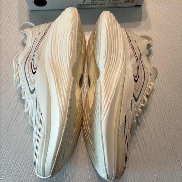 NWT APL Women’s Streamline Sneakers Size 7 Pristine/Pink Onyx - Picture 8 of 14